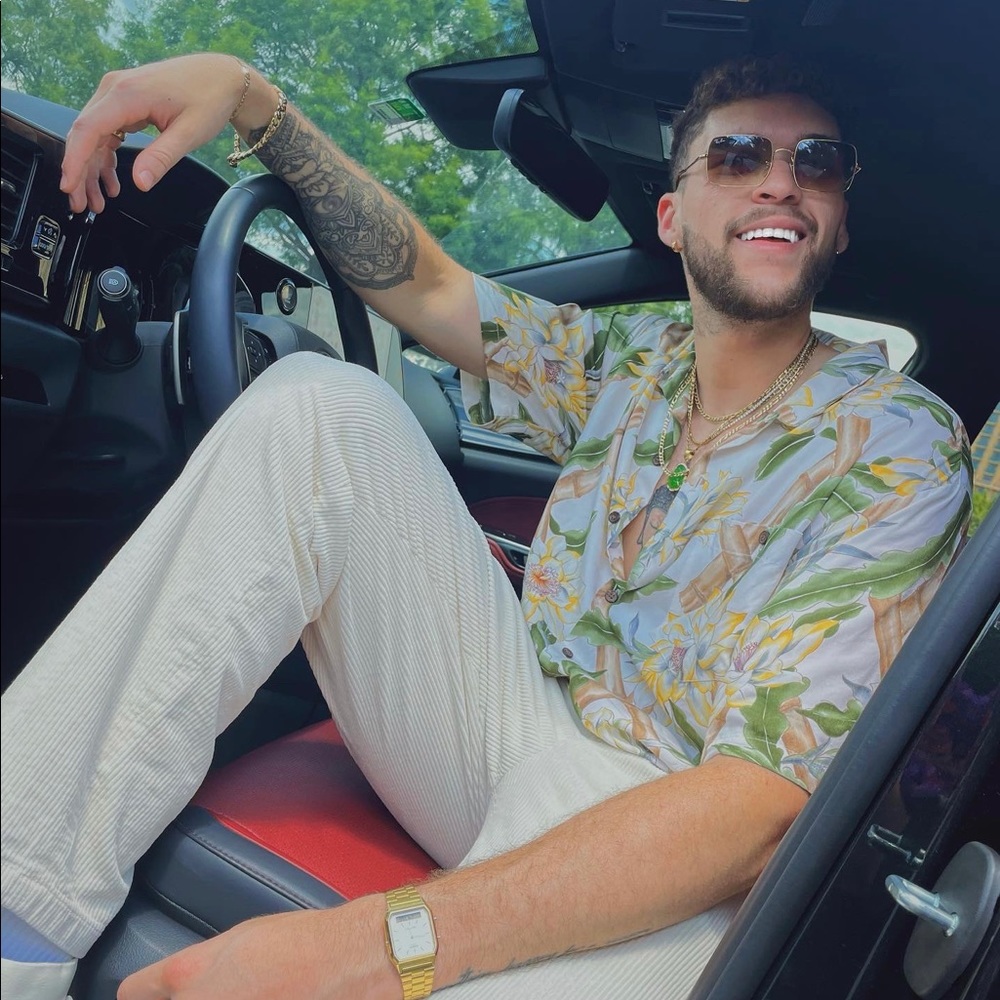 Meet your Posher, Nicholas